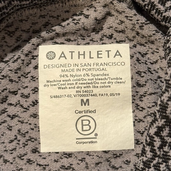 Athleta Flurry Peak Turtleneck Women’s Size M Blue Black Long Sleeve Thumb Hole - Picture 5 of 5